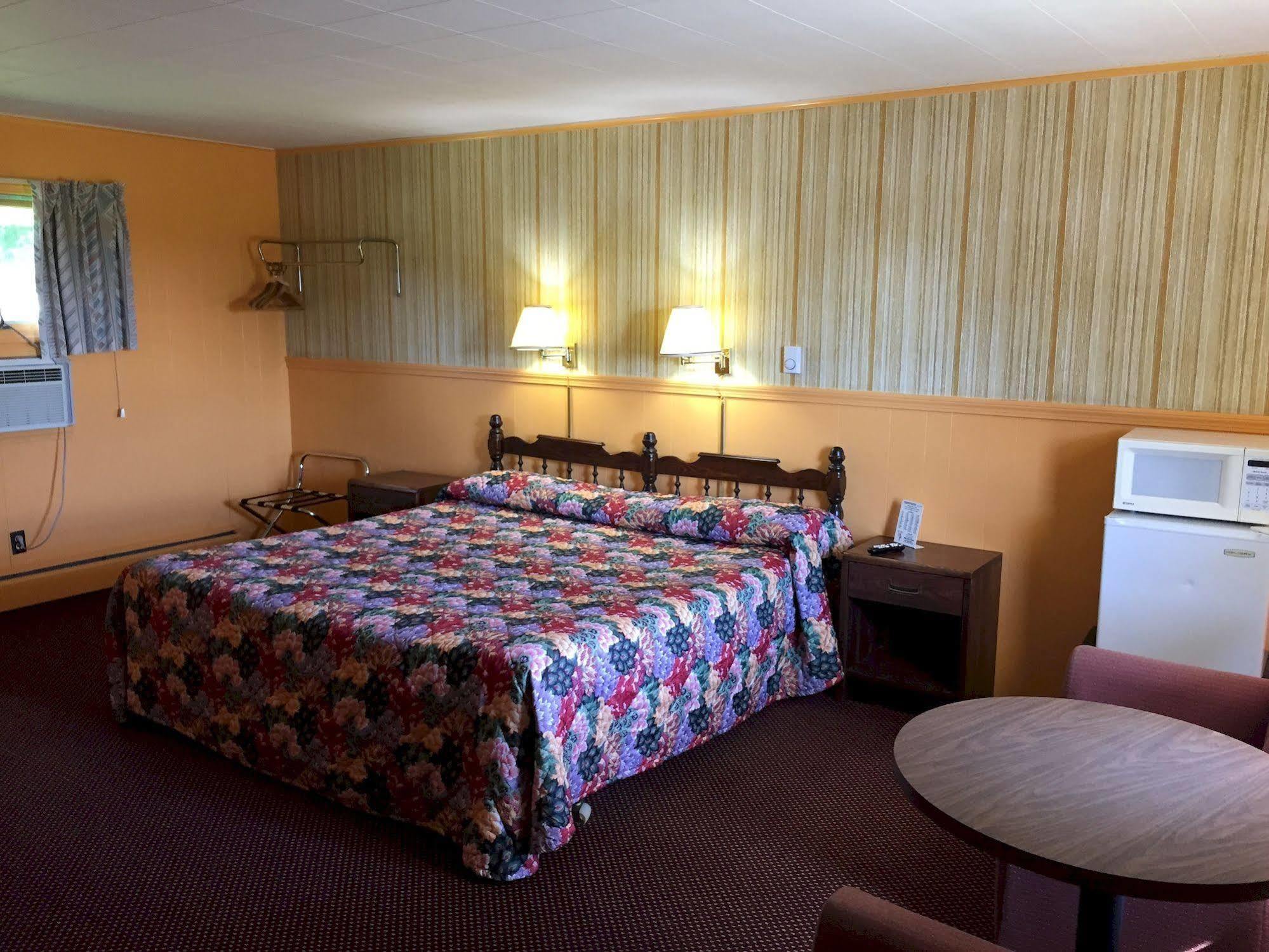 Timberly Motel Gaylord Exterior foto